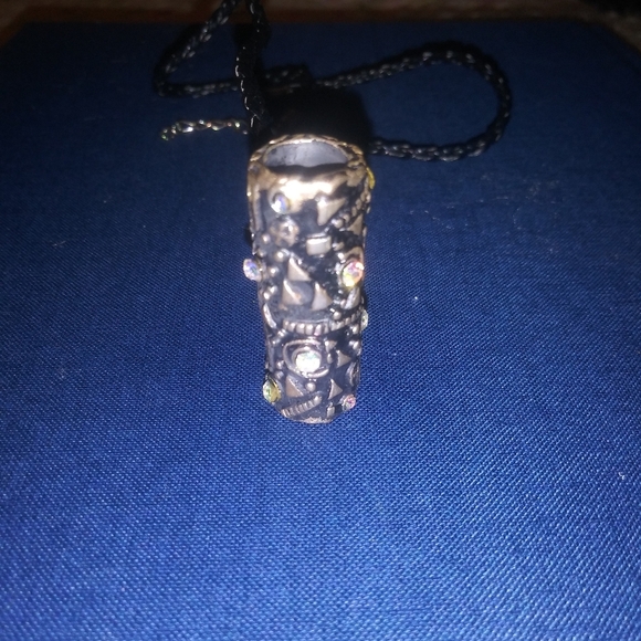 Linear Pendant Necklace - Picture 4 of 4